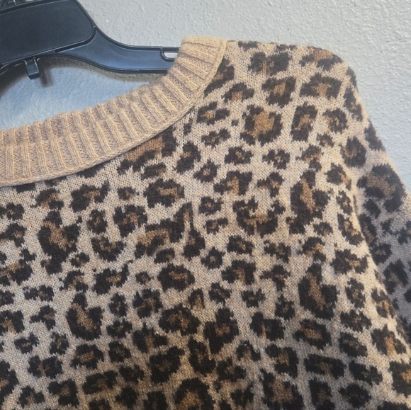 American Eagle Whoa So Soft Classic Crew Neck Sweater - Picture 7 of 10